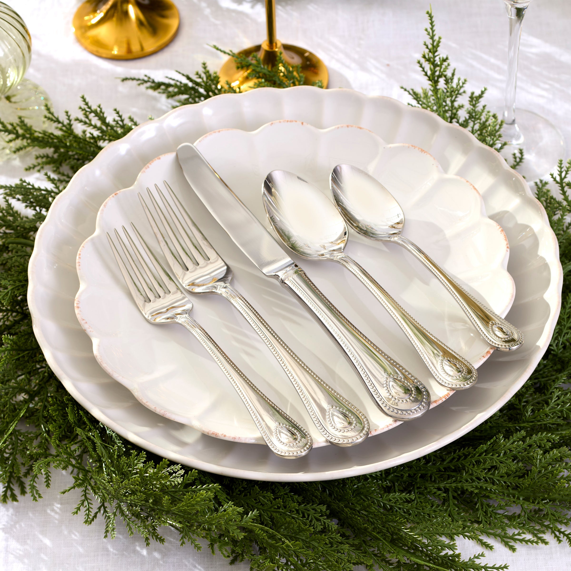 French Perle Scallop Dinner Plates - Set of 4