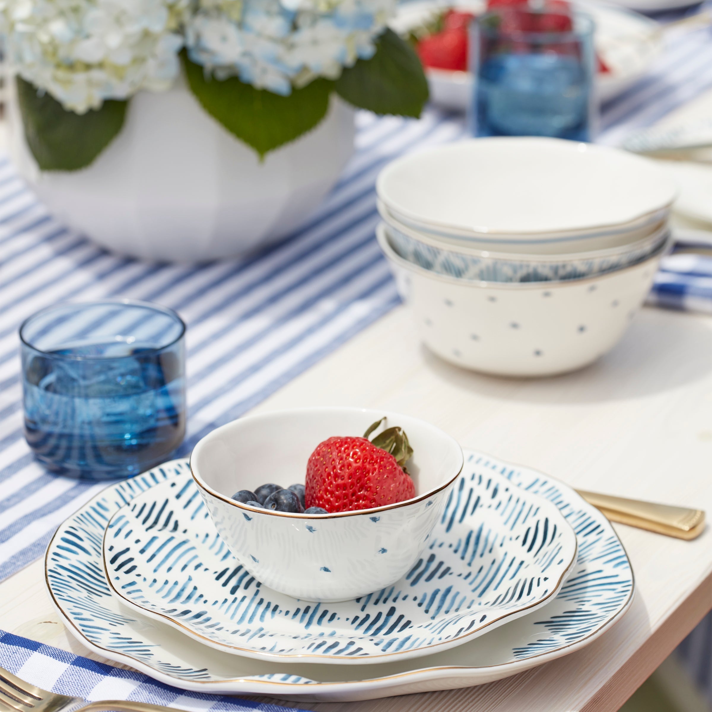 Thekbunny Blue Bay 12-Piece Dinnerware Set