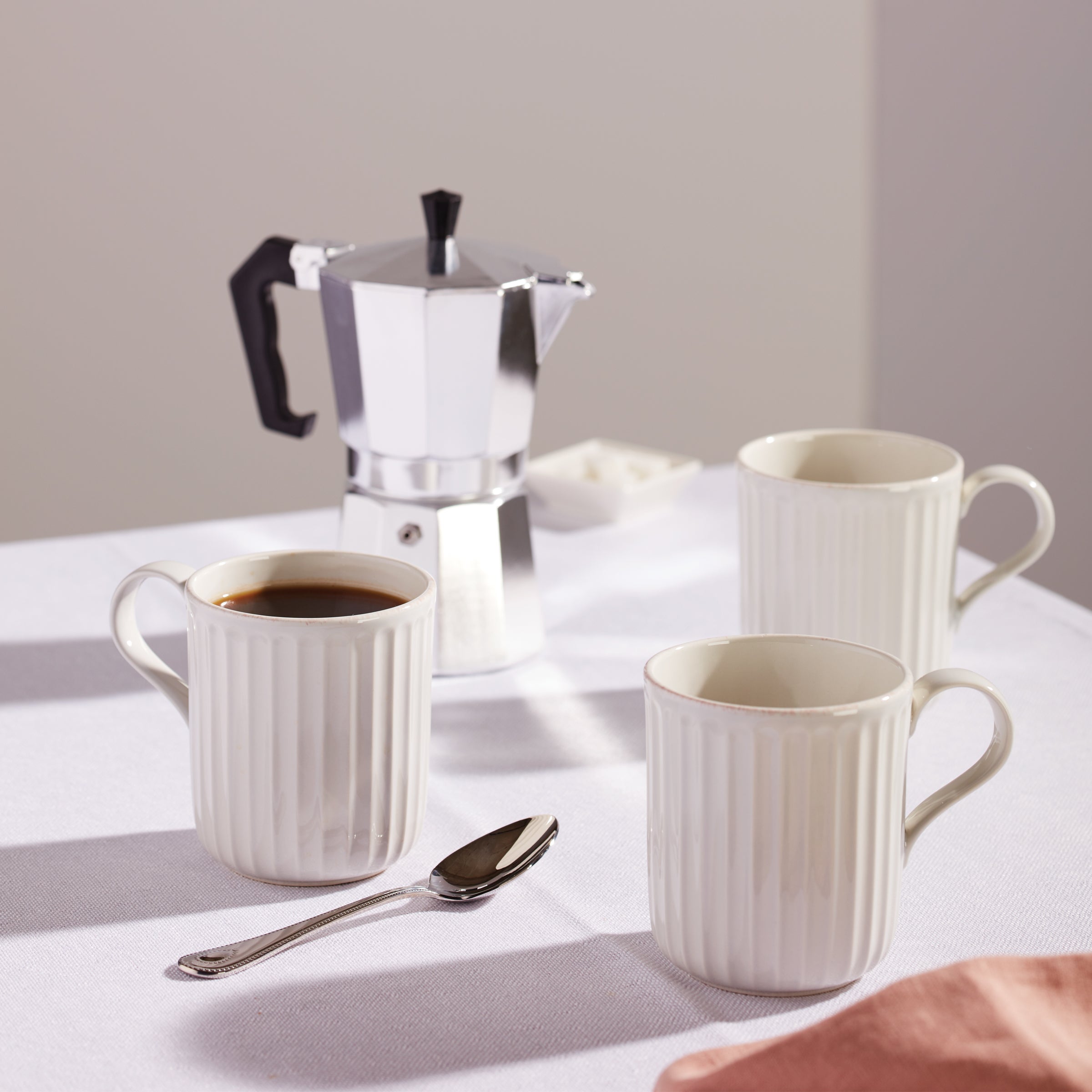 Thekbunny  French Perle Scallop Mugs - Set of 4