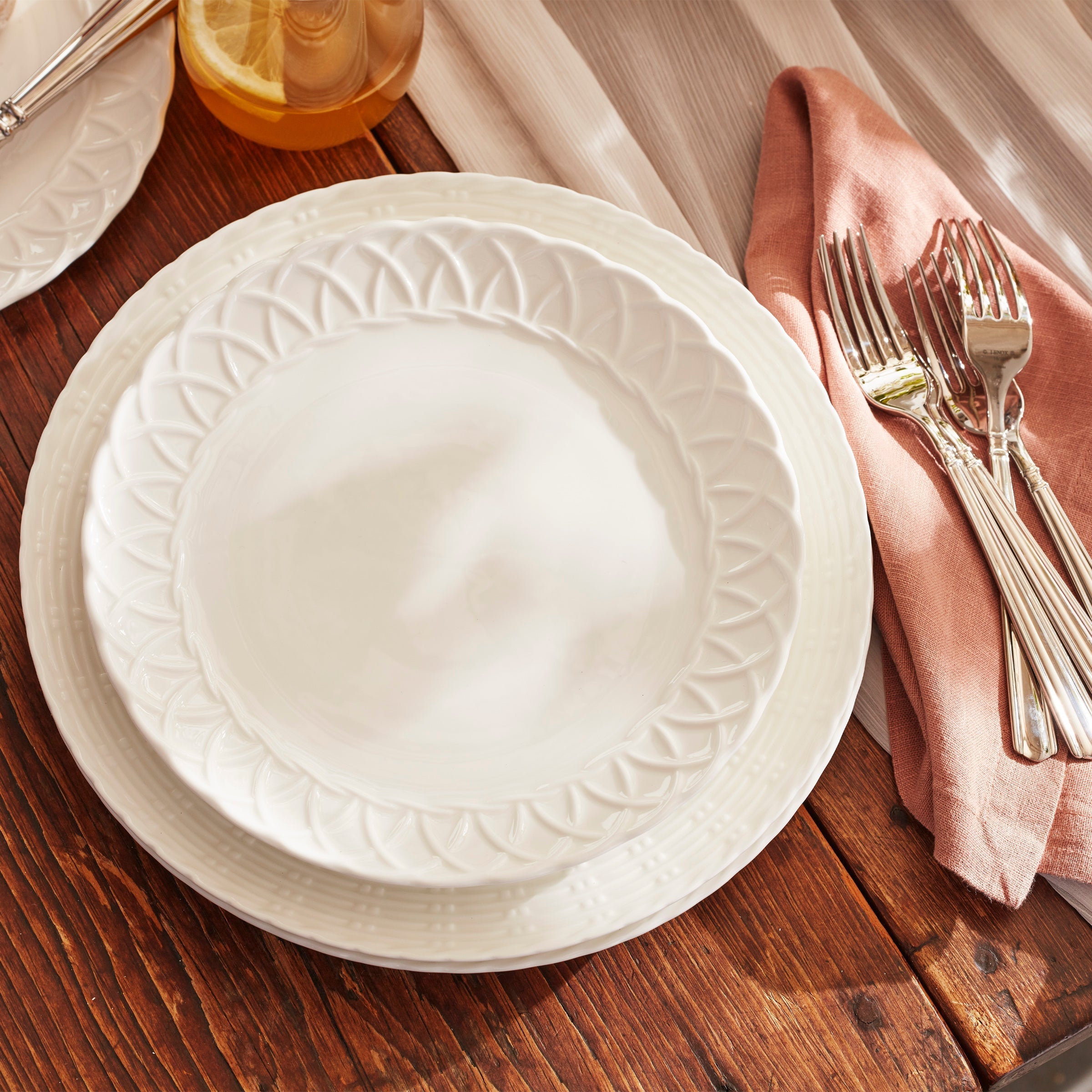 Wicker Creek Dinner Plates - Set of 4