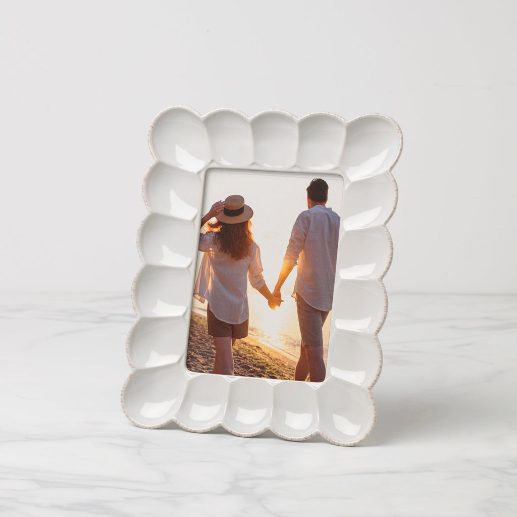 Thekbunny French Perle Scallop 5 x 7 Frame