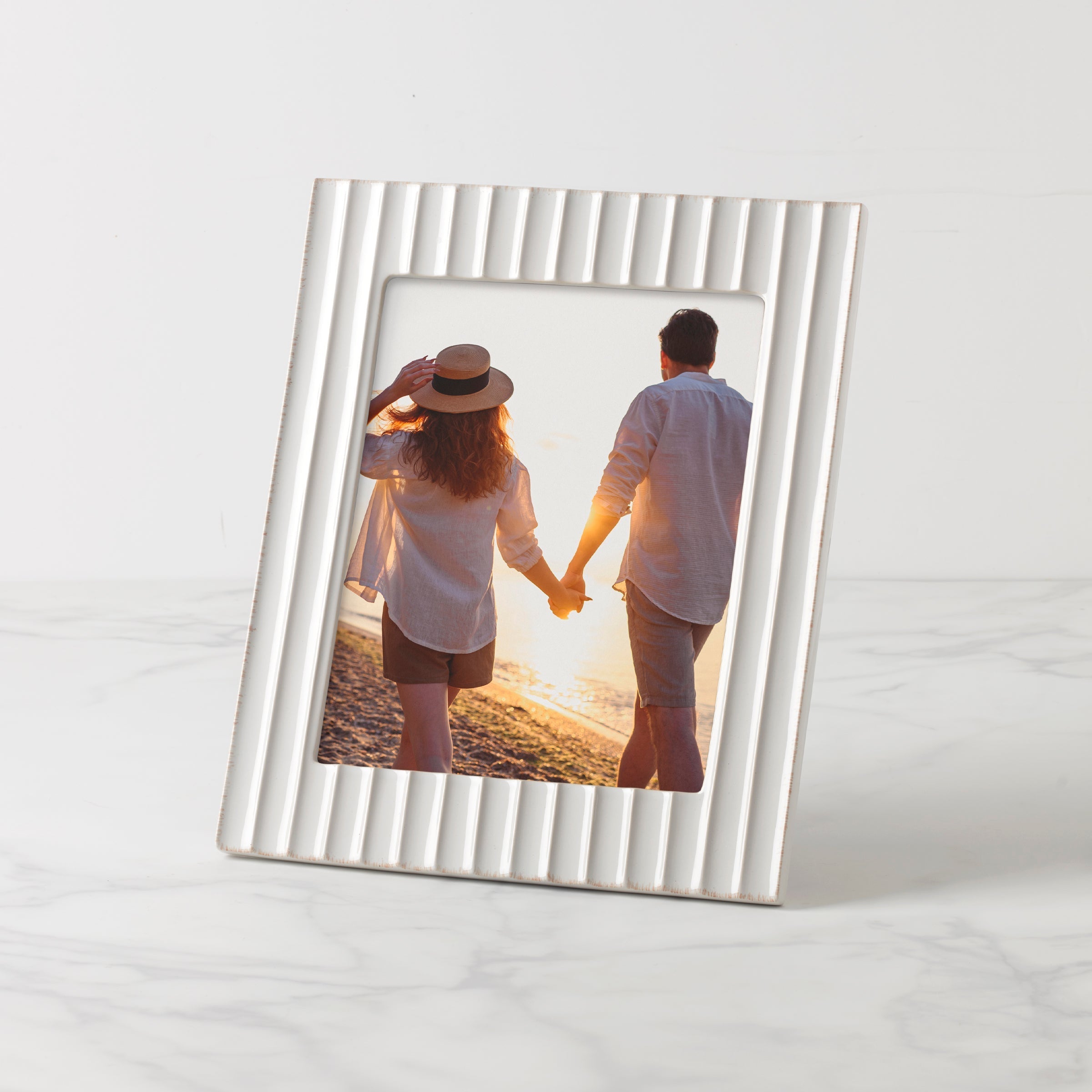 Thekbunny French Perle Scallop 8 x 10 Frame