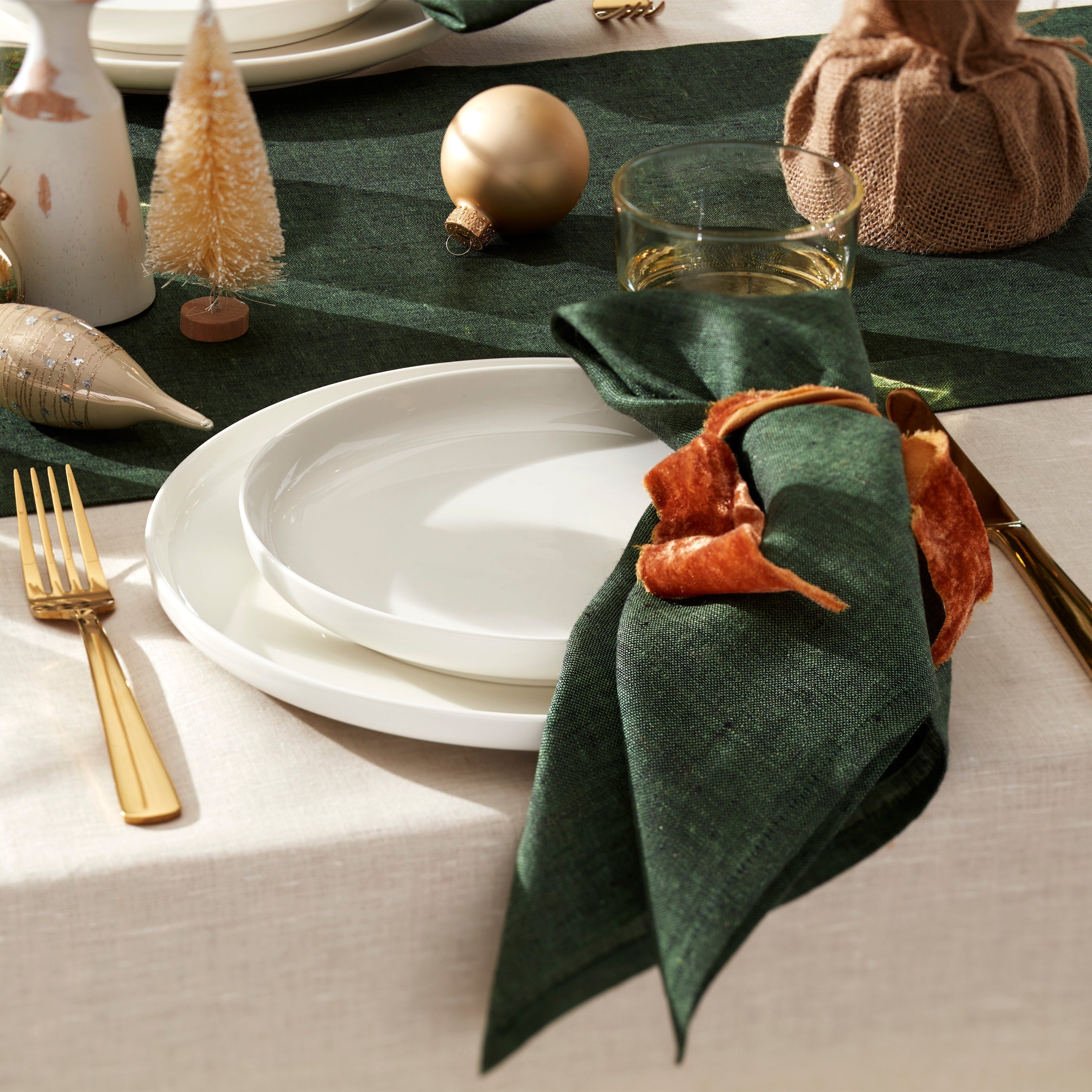Thekbunny 24 Seven White 12-Piece Dinnerware Set