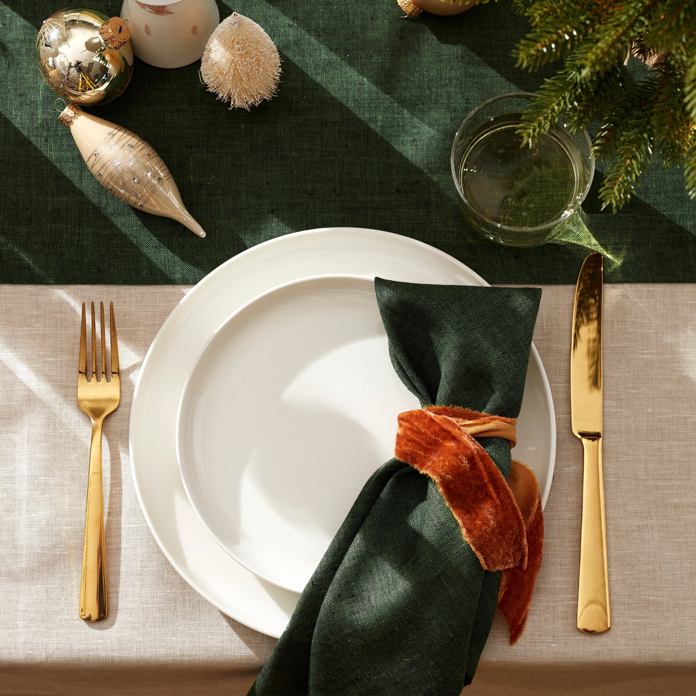 Thekbunny 24 Seven White 24-Piece Dinnerware Set