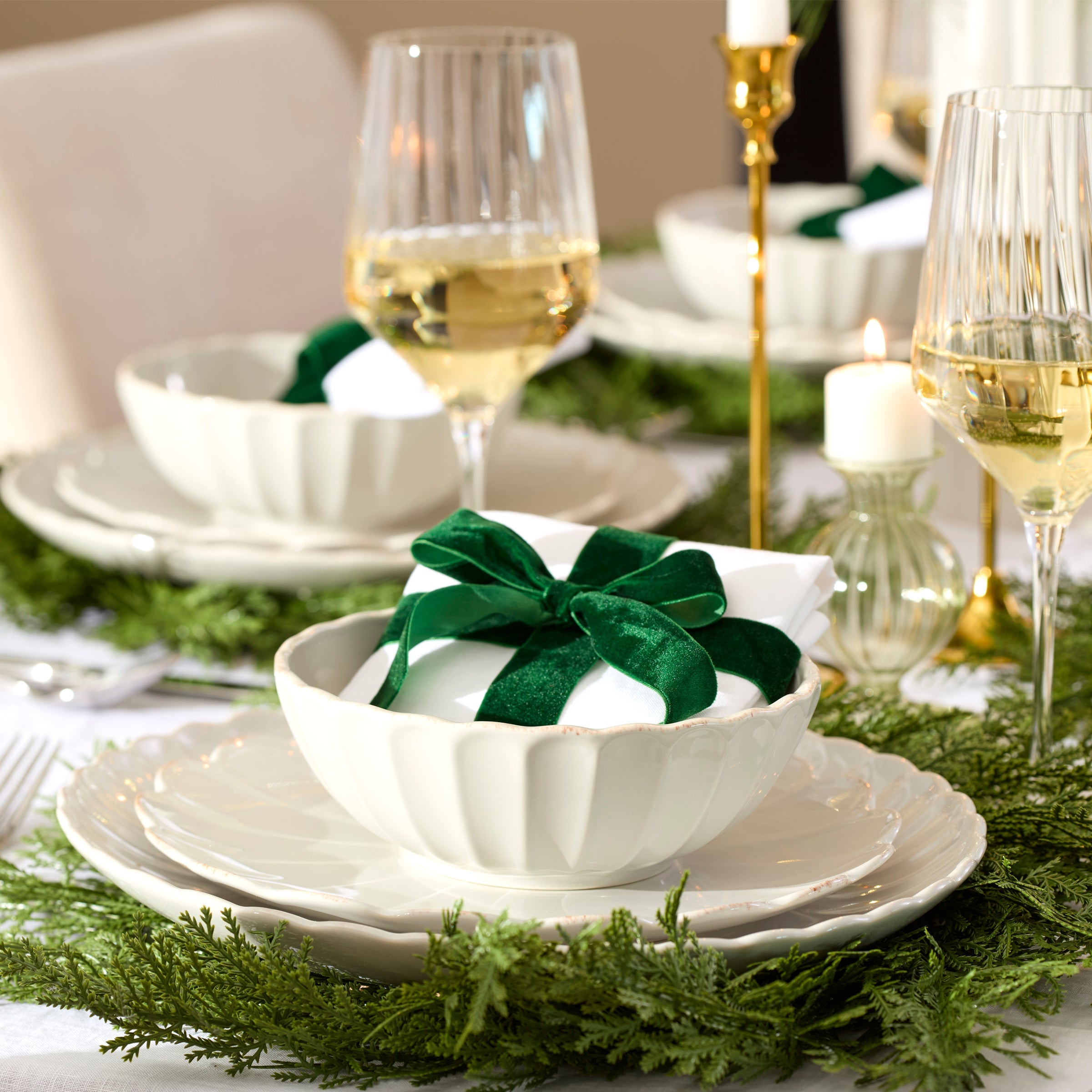 French Perle Scallop Dinner Plates - Set of 4