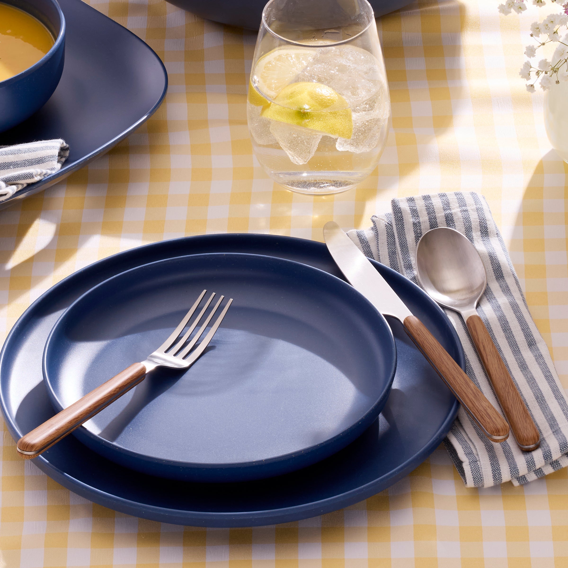 Thekbunny 24 Seven Mirror Faux Wood Handle 12 Piece Flatware Set