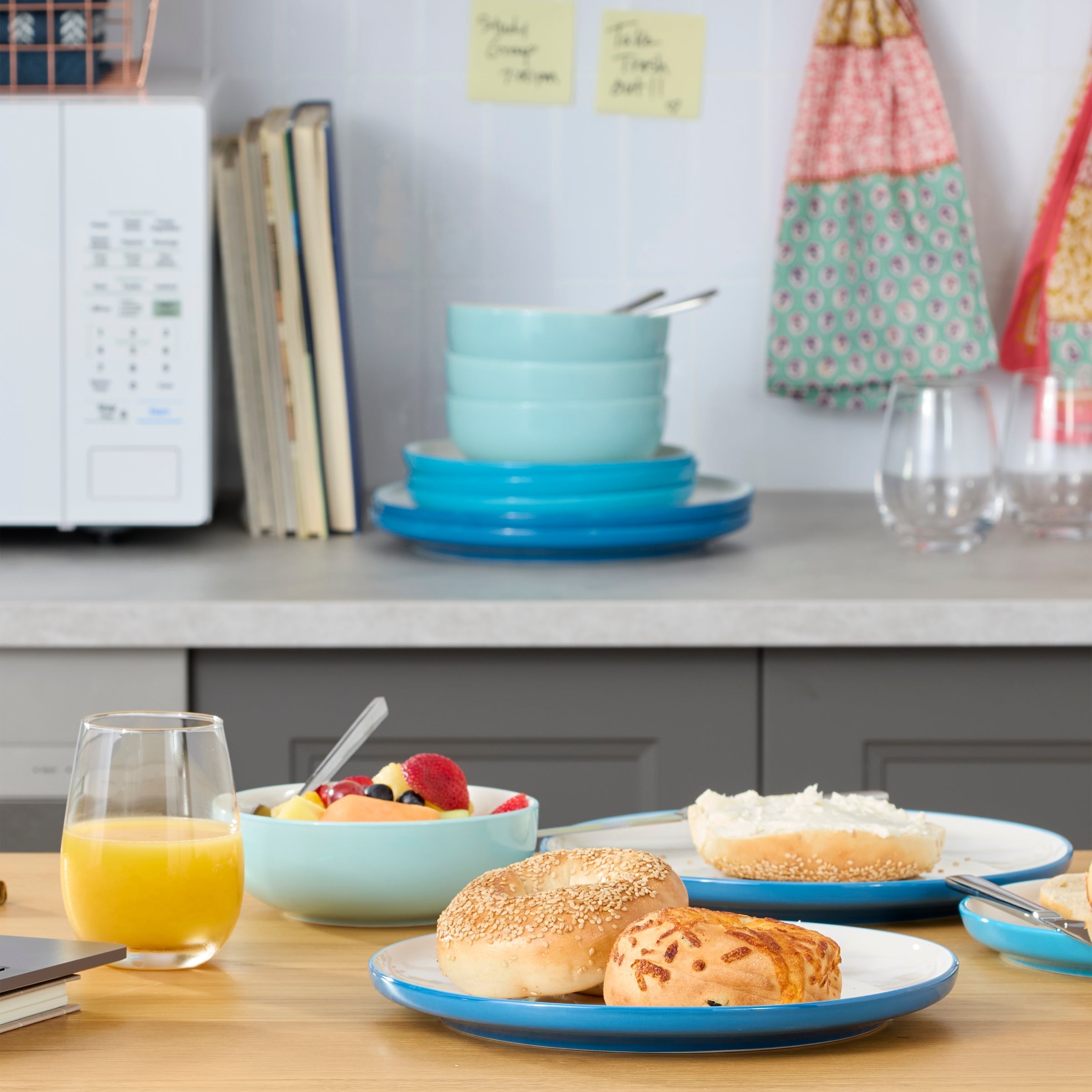 Thekbunny 24 Seven Colors Turquoise 12-Piece Dinnerware Set
