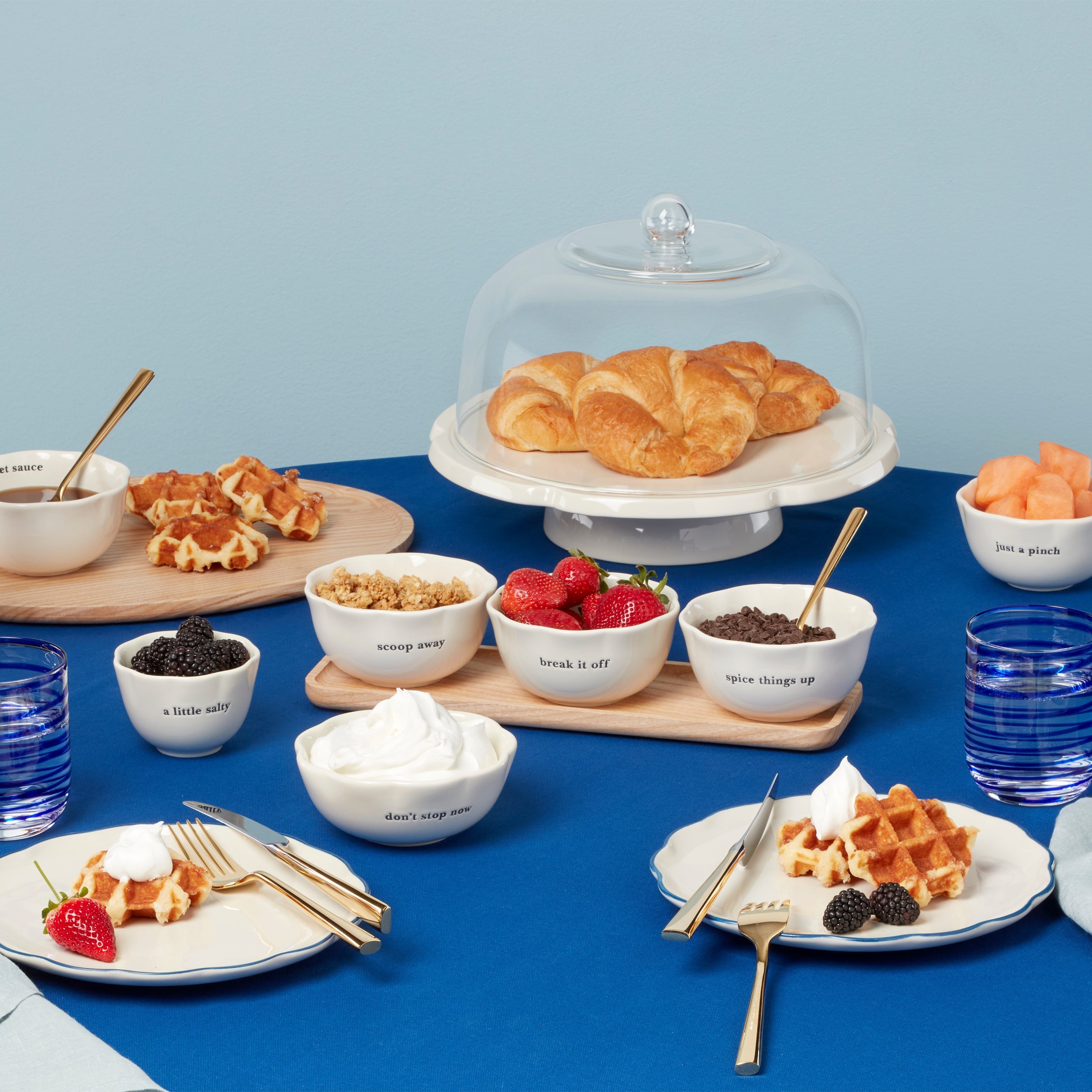 Thekbunny What A Treat 3 in 1 Cake Stand