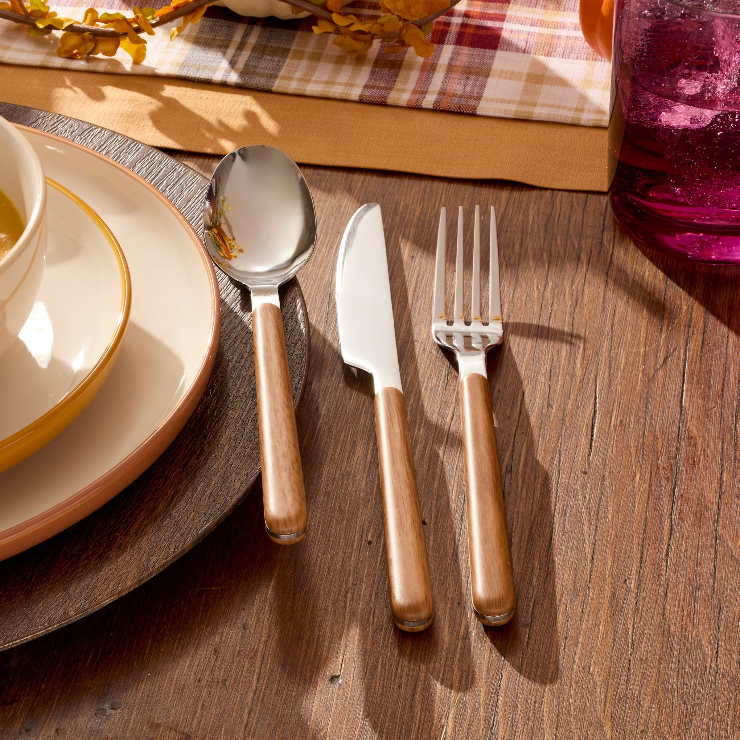 Thekbunny 24 Seven Mirror Faux Wood Handle 12 Piece Flatware Set