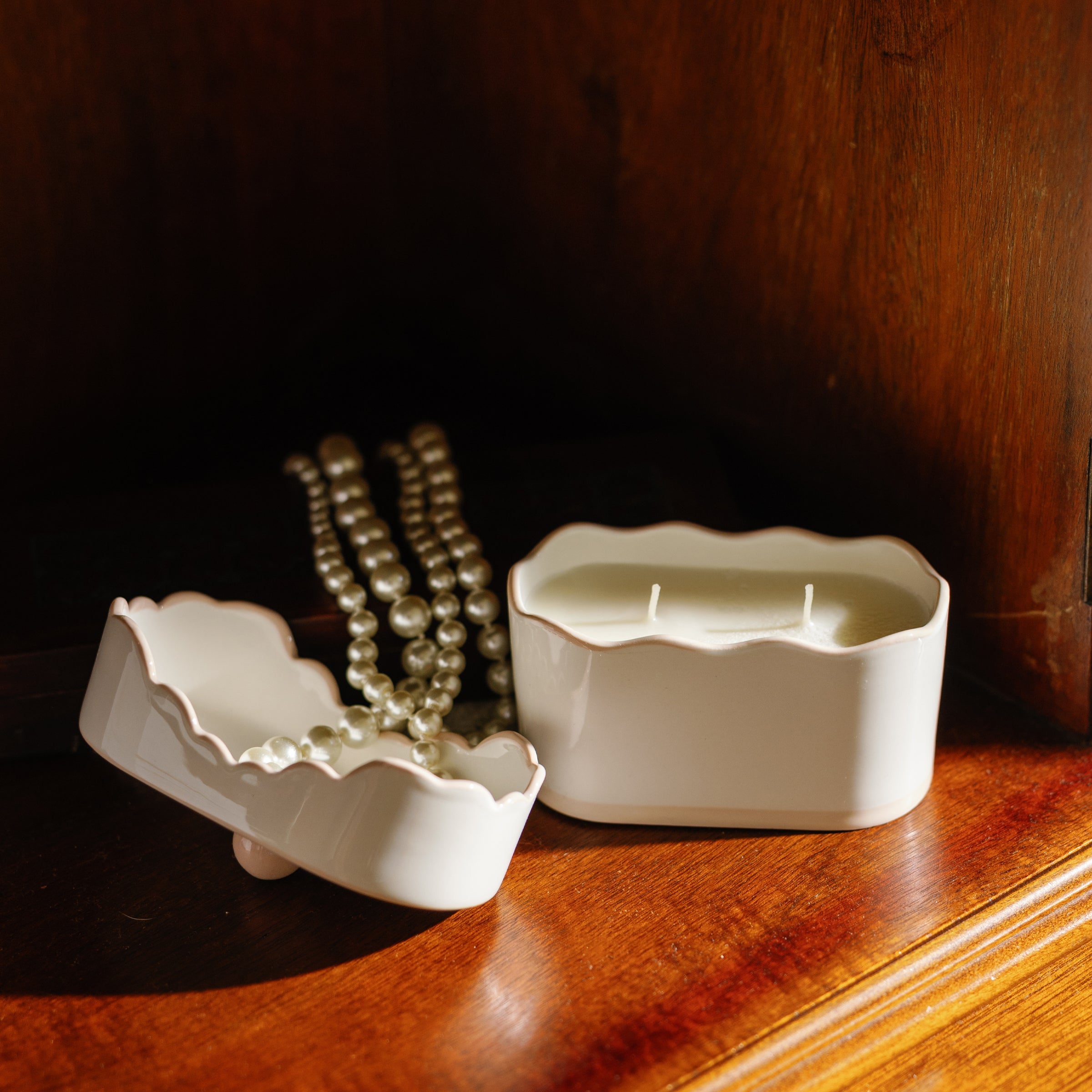 Thekbunny Cherie 5.5-oz Soy Wax Ceramic Candle, Yuzu Woods