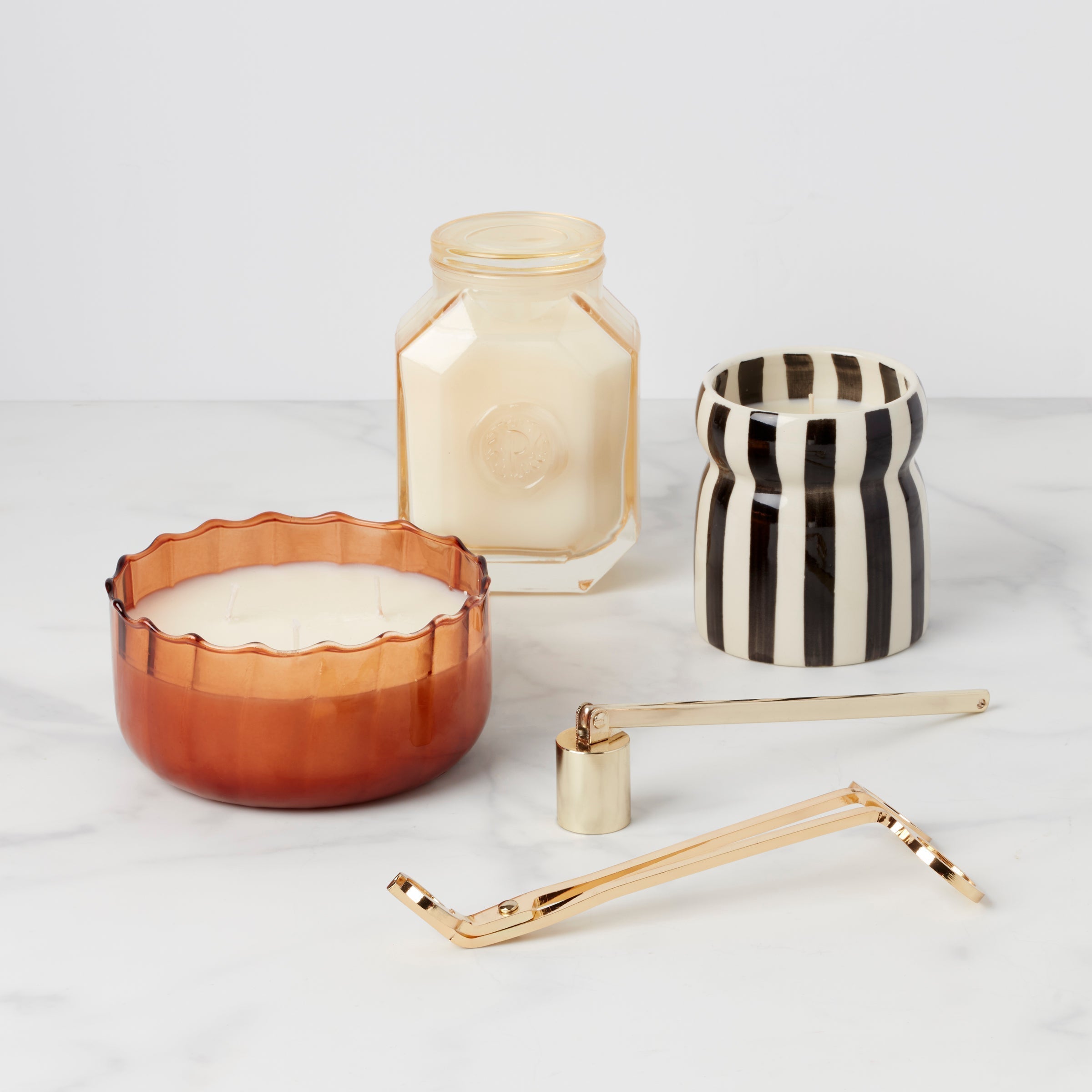 Thekbunny Botanica 8-oz Soy Wax Candle, Cotton & Teak