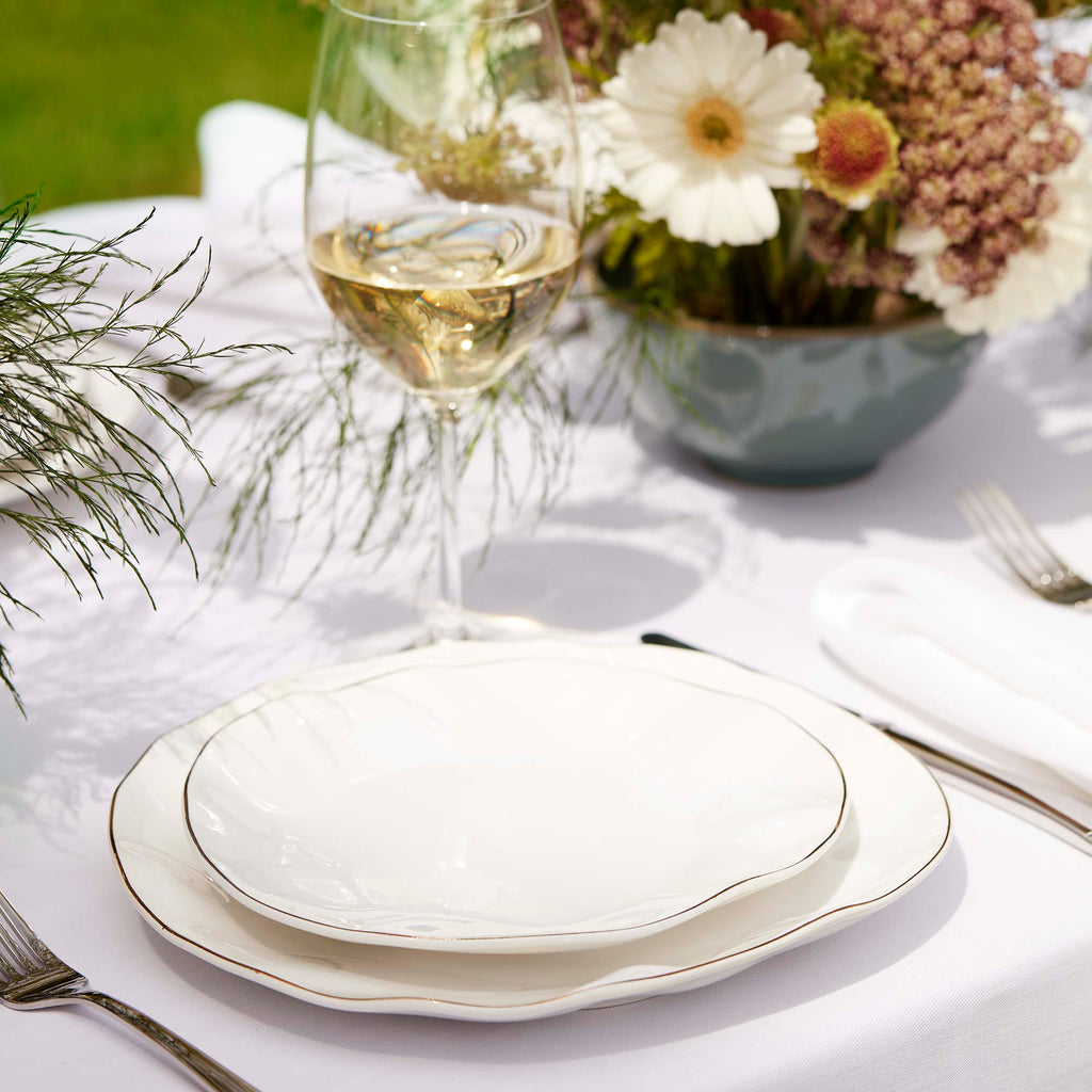 Thekbunny Blue Bay White 24-Piece Dinnerware Set