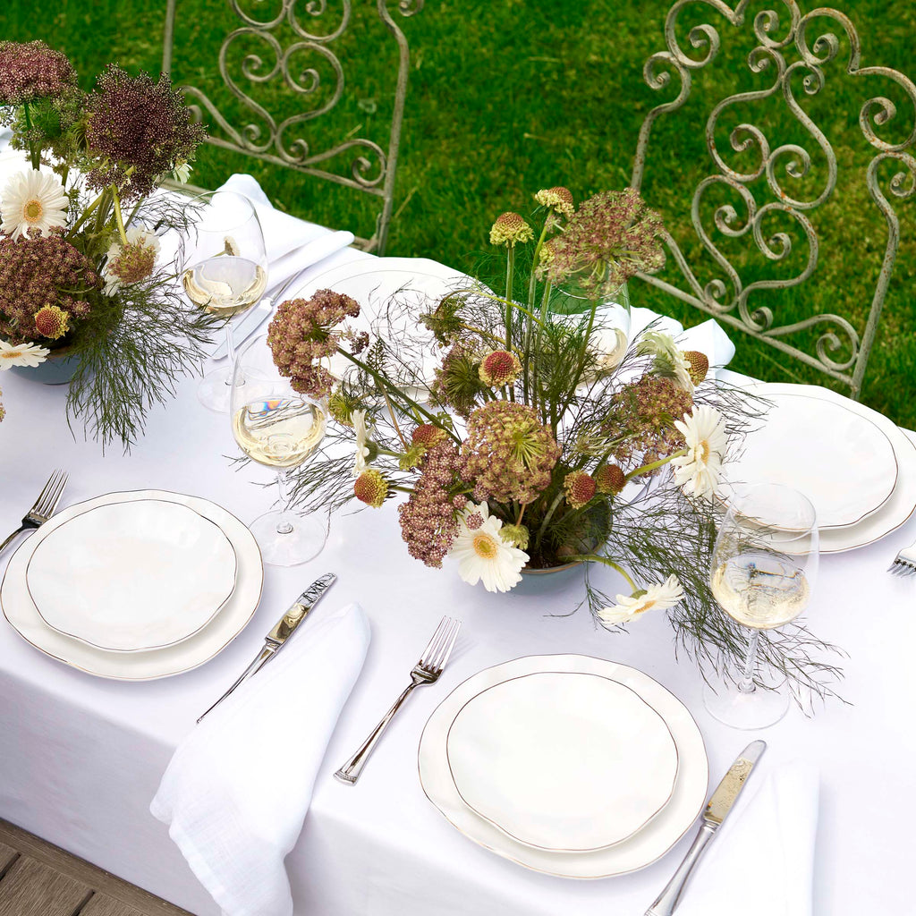 Thekbunny Blue Bay White 24-Piece Dinnerware Set